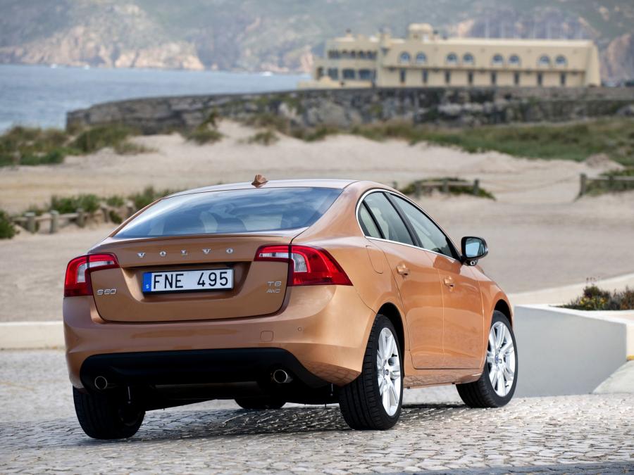  Volvo S60 T6 2010 года  (фото 6 из 11)